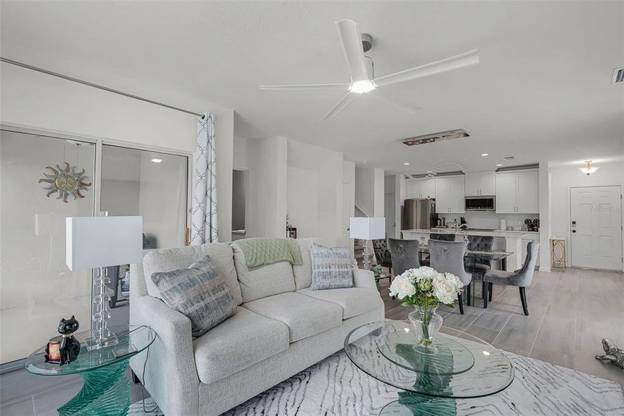 Furnished interior view inside a new home in , Kissimmee (Image 5).