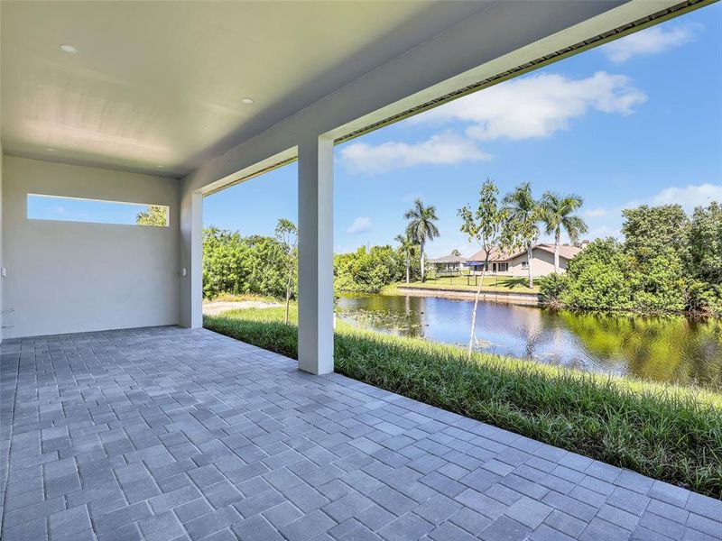 Exterior details and patio area of a home in , Cape Coral (Image 25).