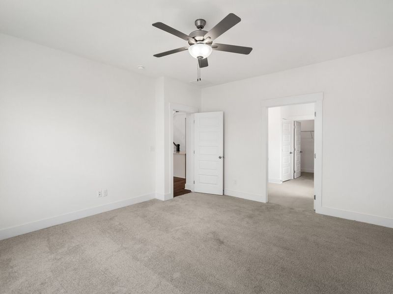 Spacious, unfurnished interior of a new home in Woods Crossing, Gallatin (Image 59).