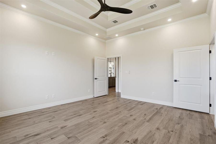 Spacious, unfurnished interior of a new home in , Granbury (Image 30).