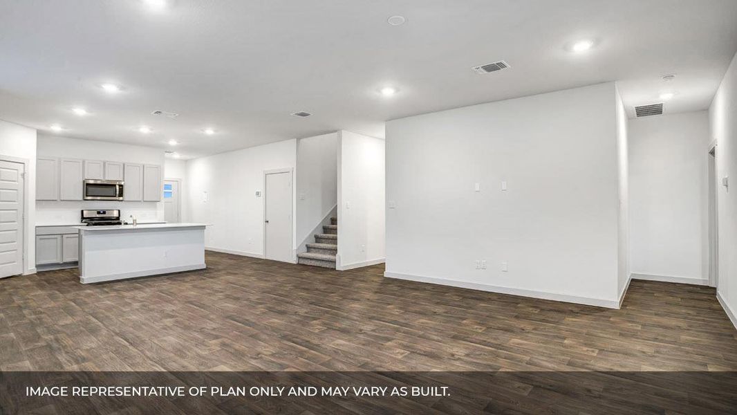 Spacious, unfurnished interior of a new home in Rosenbusch Ranch, Leander (Image 13).