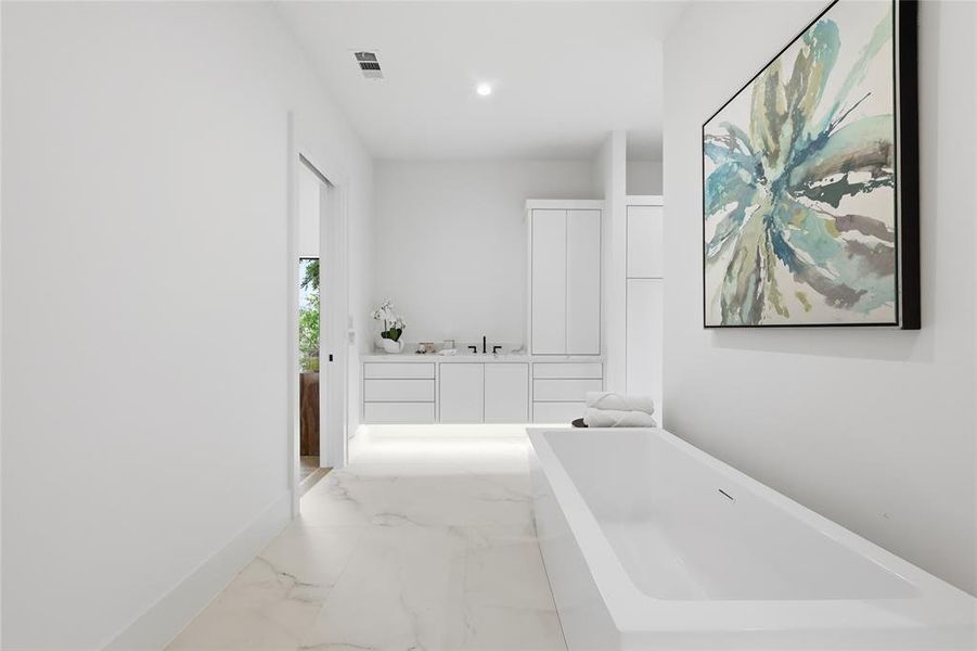 Furnished interior view inside a new home in , Dallas (Image 18).