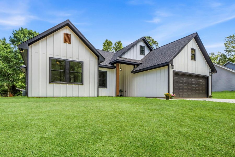 Beautiful custom home! Grass digitally enhanced. Beautiful custom home! Grass digitally enhanced.