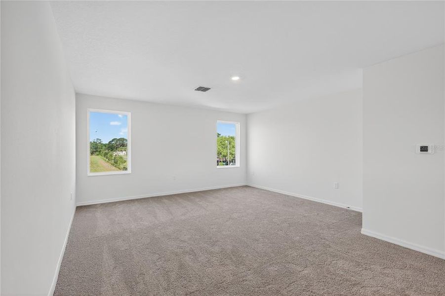 Spacious, unfurnished interior of a new home in Tula Parc, Astatula (Image 23).