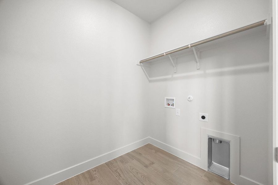 Spacious, unfurnished interior of a new home in Parmer Ranch, Georgetown (Image 24).