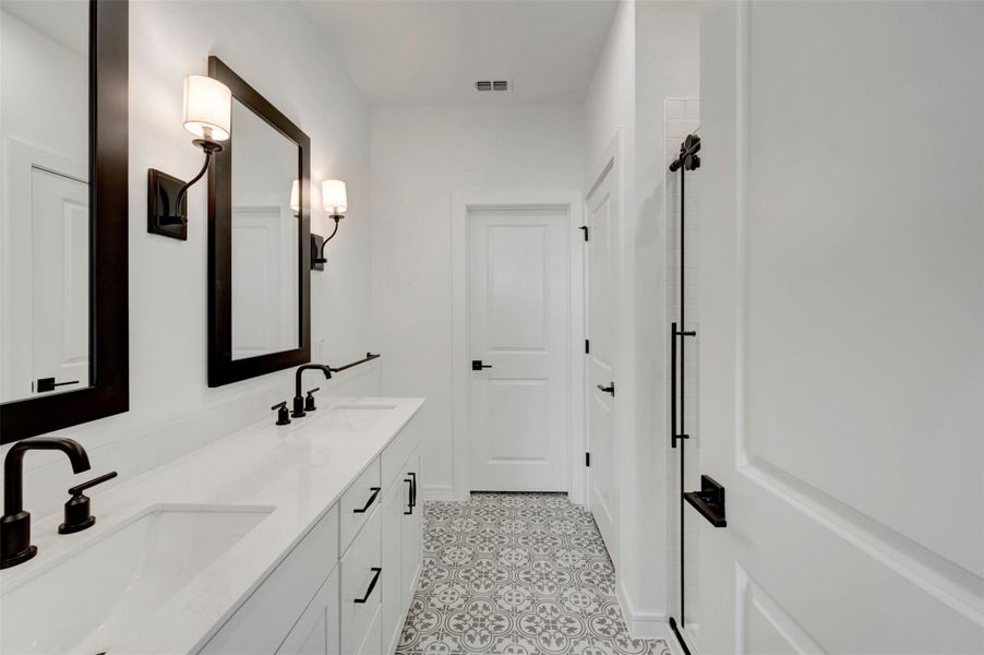 Serene primary bath