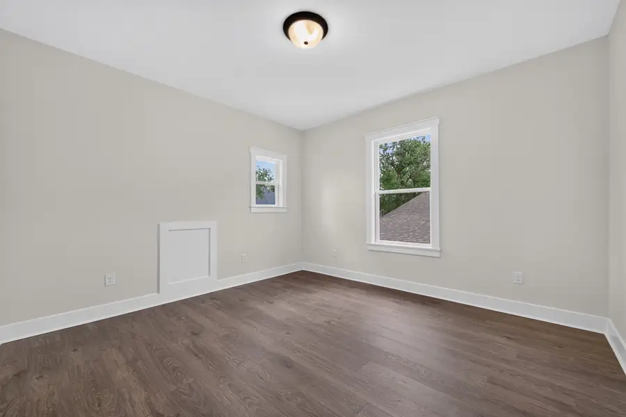 Spacious, unfurnished interior of a new home in Two Step Farm, Montgomery (Image 32).