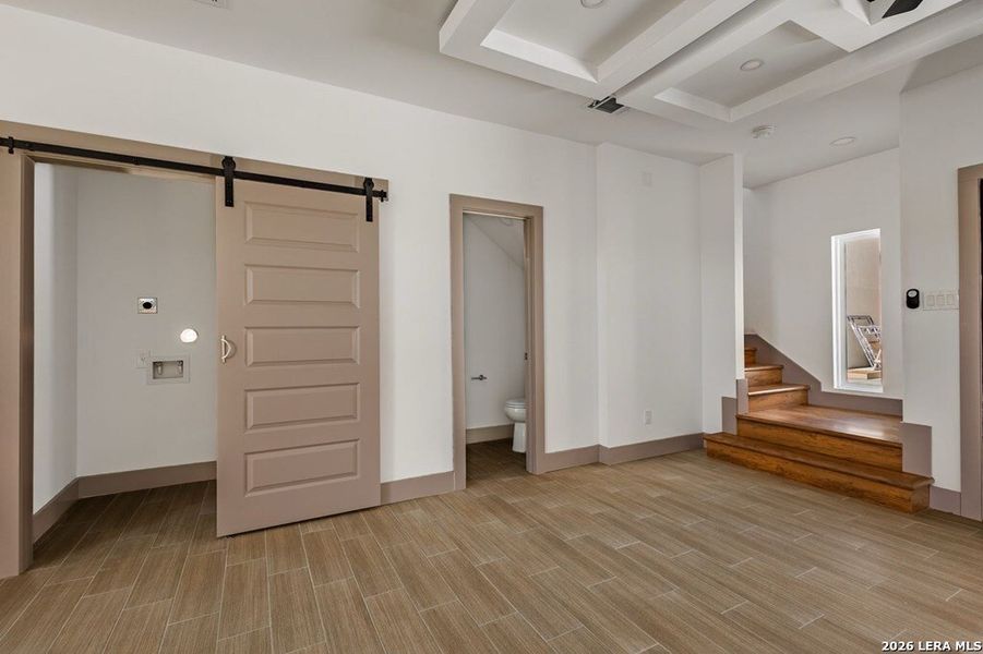 Spacious, unfurnished interior of a new home in , Eagle Pass (Image 14).