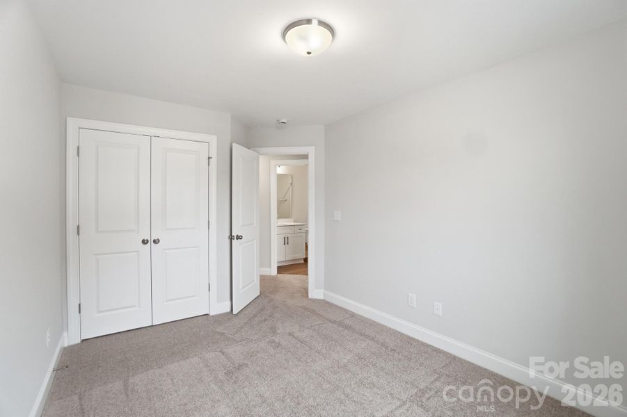 Spacious, unfurnished interior of a new home in Harrisburg Village, Harrisburg (Image 16).