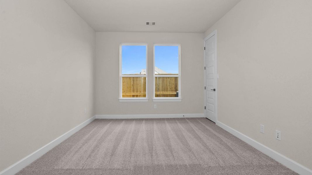 Spacious, unfurnished interior of a new home in Fulshear Lakes, Fulshear (Image 11). Spacious, unfurnished interior of a new home in Fulshear Lakes, Fulshear (Image 11).