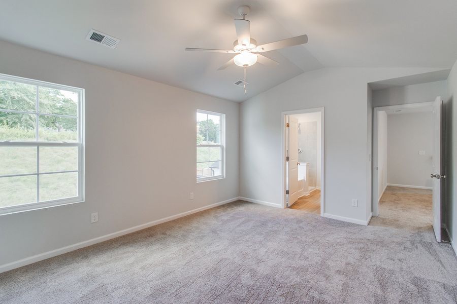 Spacious, unfurnished interior of a new home in Bluefield, Lexington (Image 33). Spacious, unfurnished interior of a new home in Bluefield, Lexington (Image 33).