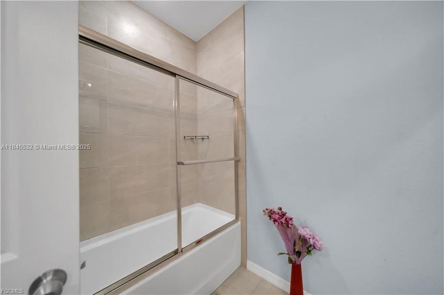 Furnished interior view inside a new home in , Cape Coral (Image 9). Furnished interior view inside a new home in , Cape Coral (Image 9).