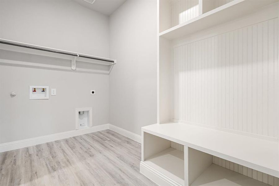 Furnished interior view inside a new home in Sagebrush Addition, Midlothian (Image 8).