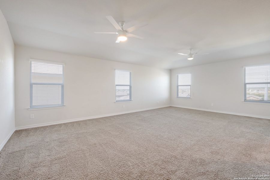 Spacious, unfurnished interior of a new home in Laurel Vistas, San Antonio (Image 33). Spacious, unfurnished interior of a new home in Laurel Vistas, San Antonio (Image 33).