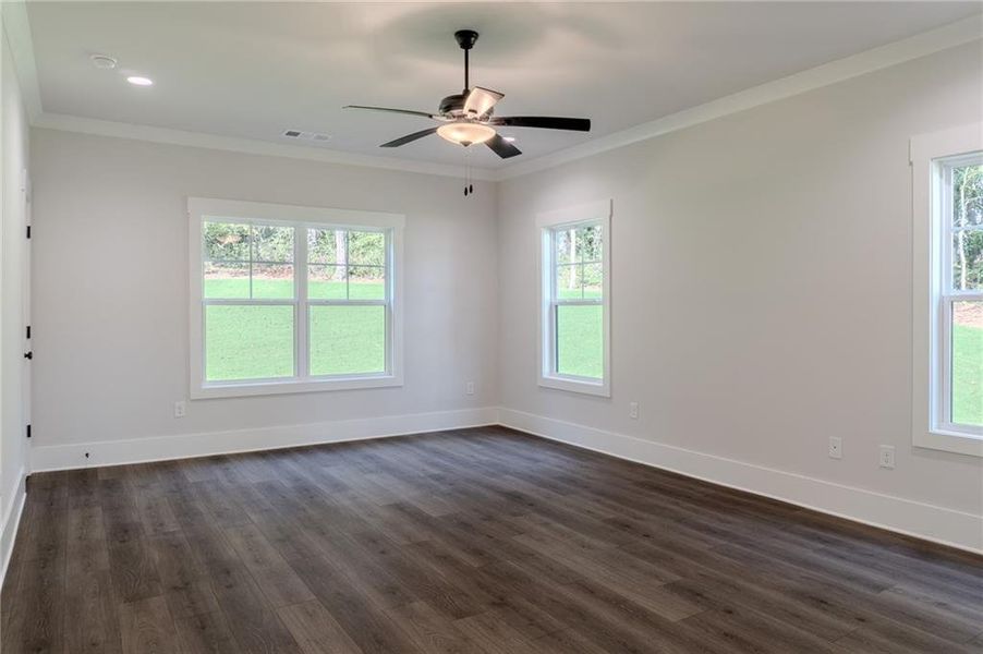 Spacious, unfurnished interior of a new home in Grove Park, Covington (Image 31).