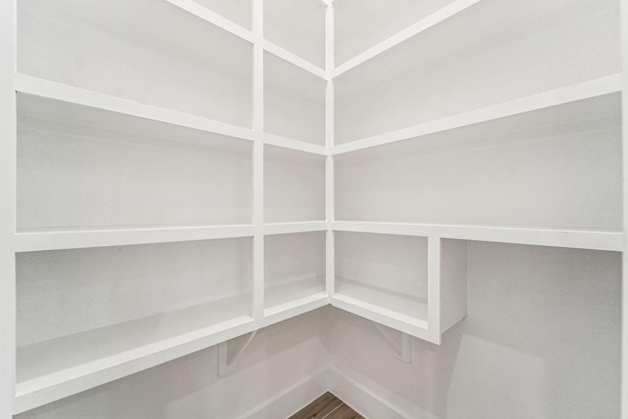 Spacious, unfurnished interior of a new home in Kresston, Montgomery (Image 32).