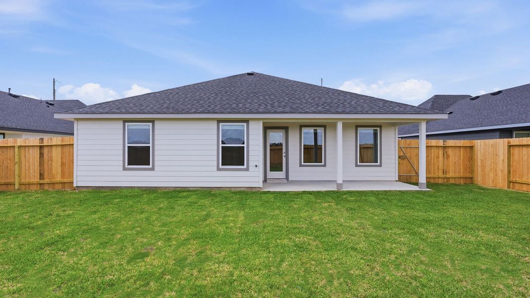 Exterior details and patio area of a home in Highland Village, Nome (Image 25).