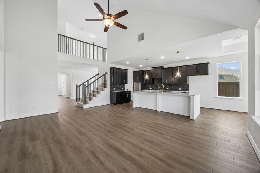 Spacious, unfurnished interior of a new home in Brookewater, Rosenberg (Image 17).