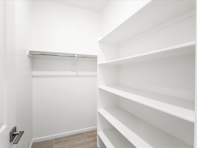 Welcome to the 2340 floorplan.