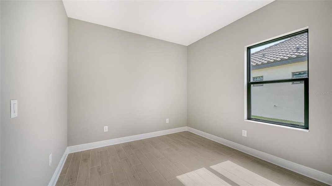 Spacious, unfurnished interior of a new home in Vicenza, Venice (Image 35).