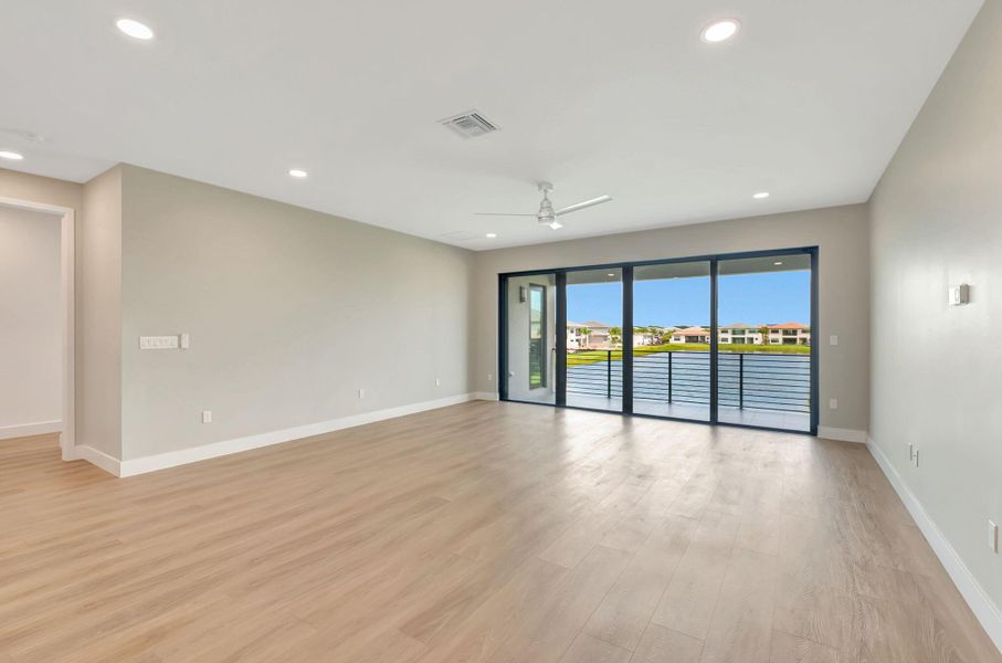 Spacious, unfurnished interior of a new home in , Boca Raton (Image 25).