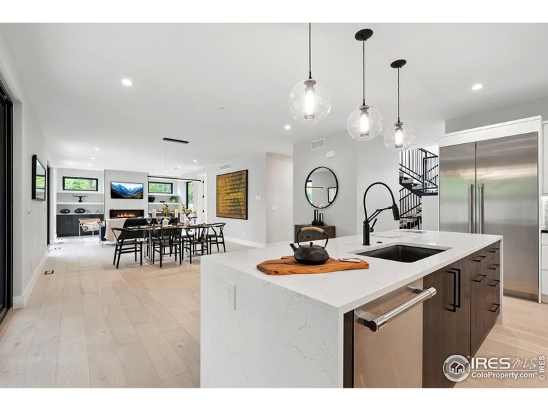 9-foot ceilings 9-foot ceilings