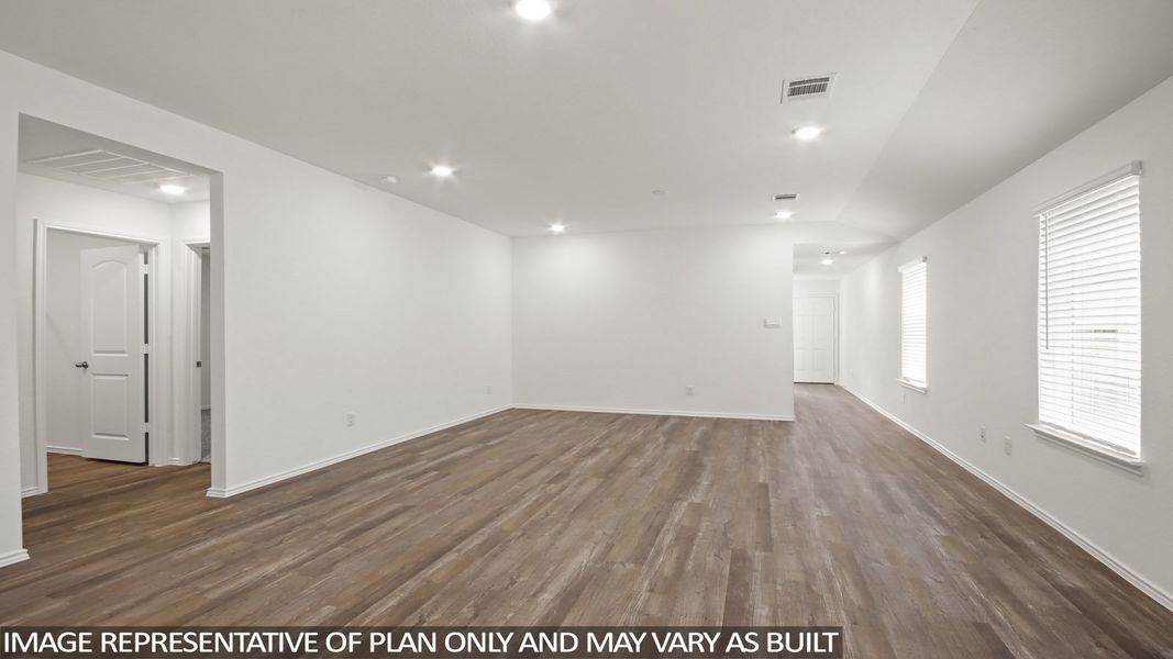 Spacious, unfurnished interior of a new home in Venetian Pines, Conroe (Image 10).