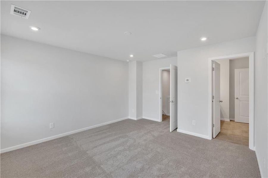 Spacious, unfurnished interior of a new home in Village Green, Adairsville (Image 20).