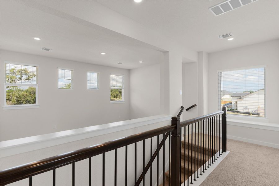 **PHOTO REPRESENTATIVE OF FLOORPLAN ONLY** **PHOTO REPRESENTATIVE OF FLOORPLAN ONLY**