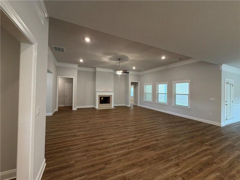 Spacious, unfurnished interior of a new home in Tuscany Hills, Douglasville (Image 23).