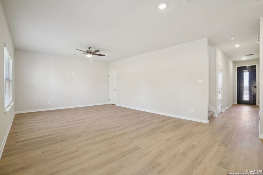 Spacious, unfurnished interior of a new home in Royal Crest, San Antonio (Image 29).