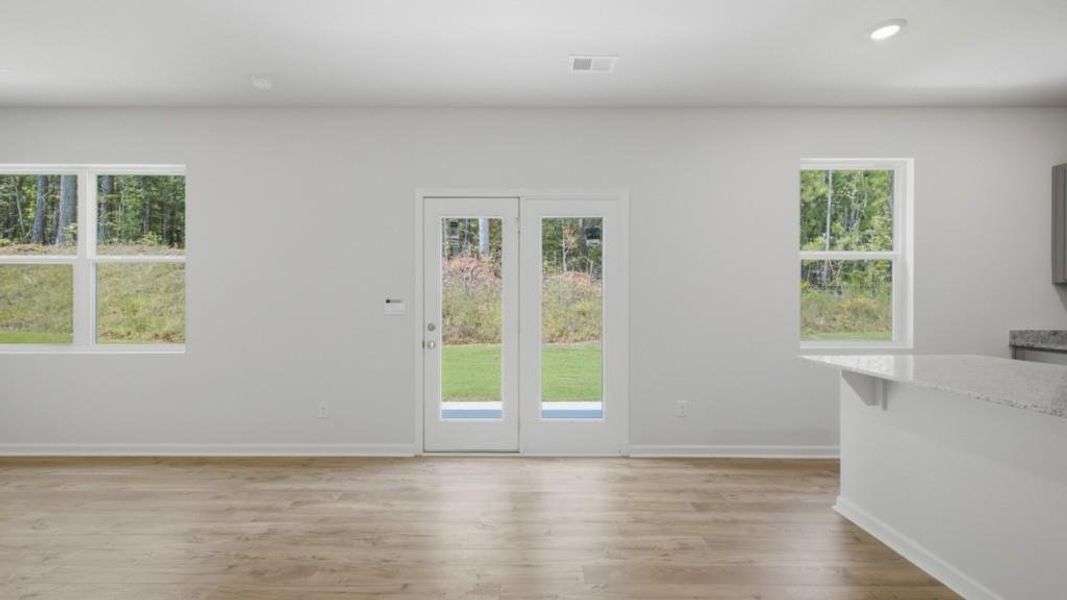 Spacious, unfurnished interior of a new home in Oaks at Cedar Grove, Fairburn (Image 20).