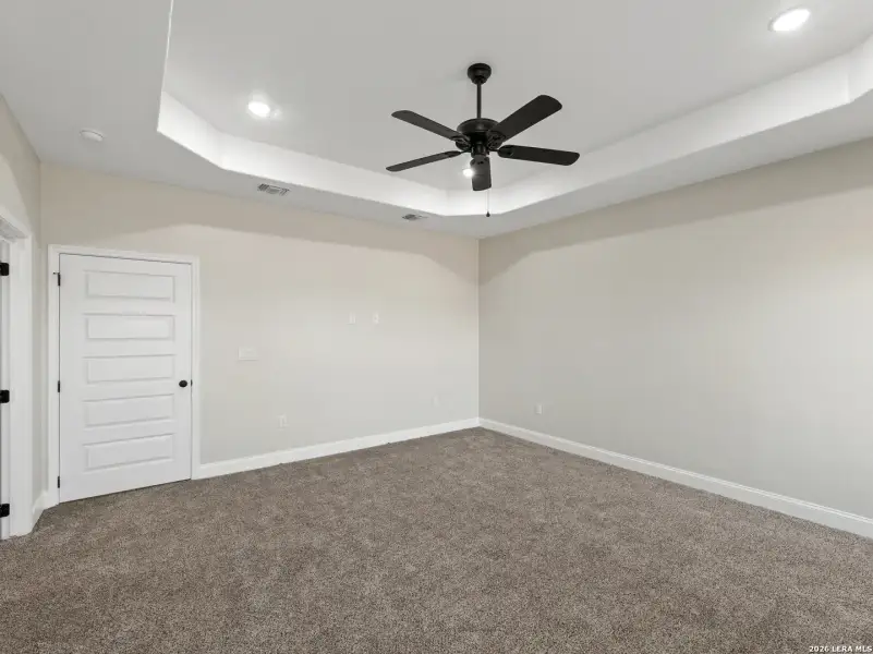 Spacious, unfurnished interior of a new home in , San Antonio (Image 24).