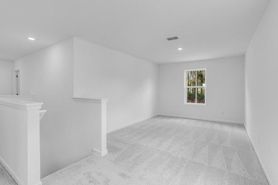 Spacious, unfurnished interior of a new home in Heritage River, Euharlee (Image 33).