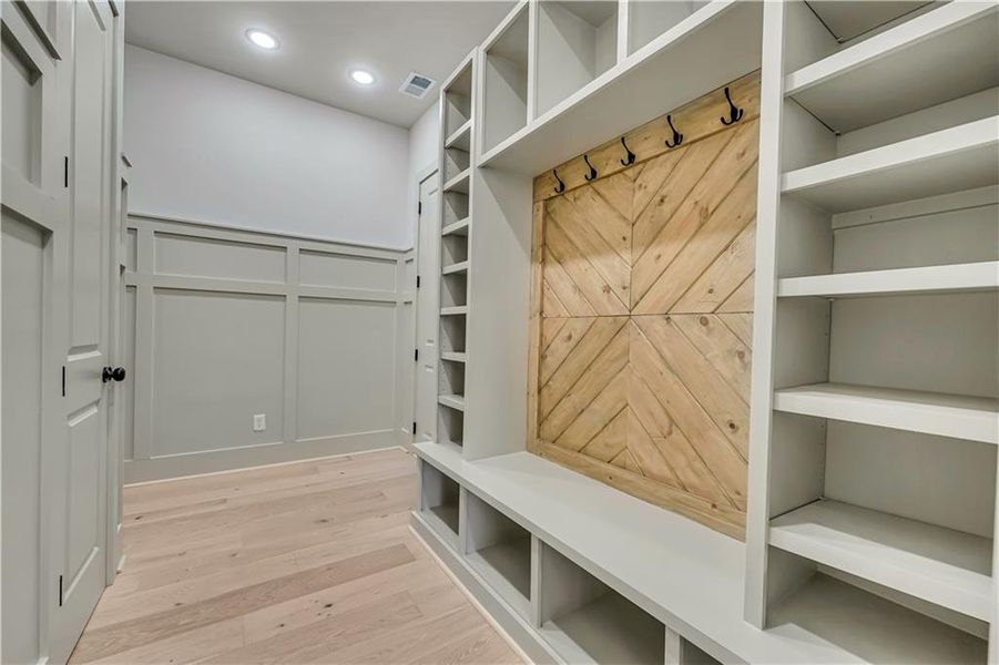 Spacious, unfurnished interior of a new home in , Athens (Image 32).