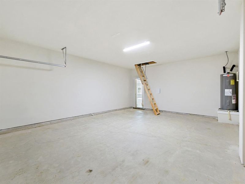 Spacious, unfurnished interior of a new home in Pecan Creek Crossing, Valley View (Image 14). Spacious, unfurnished interior of a new home in Pecan Creek Crossing, Valley View (Image 14).