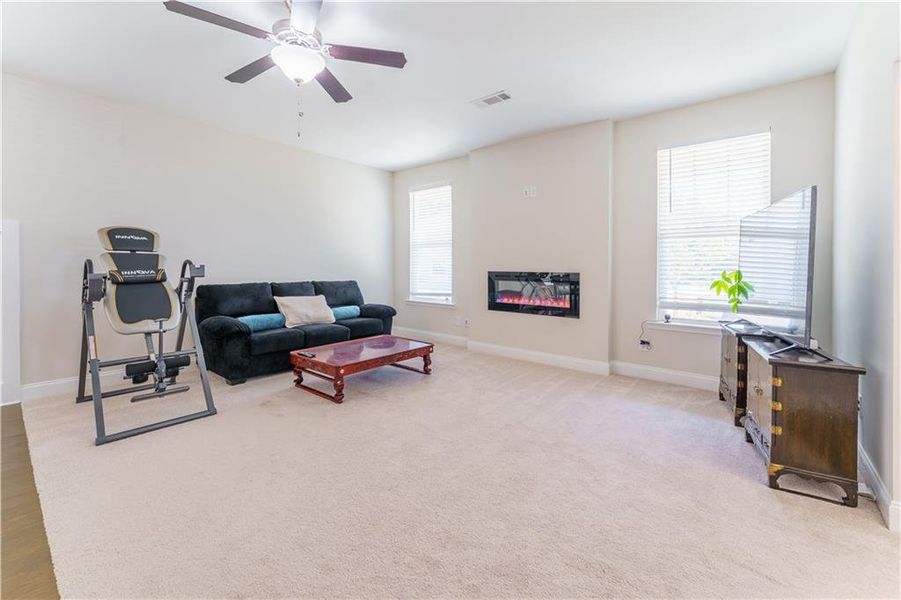 Furnished interior view inside a new home in Edenglen, Buford (Image 10).