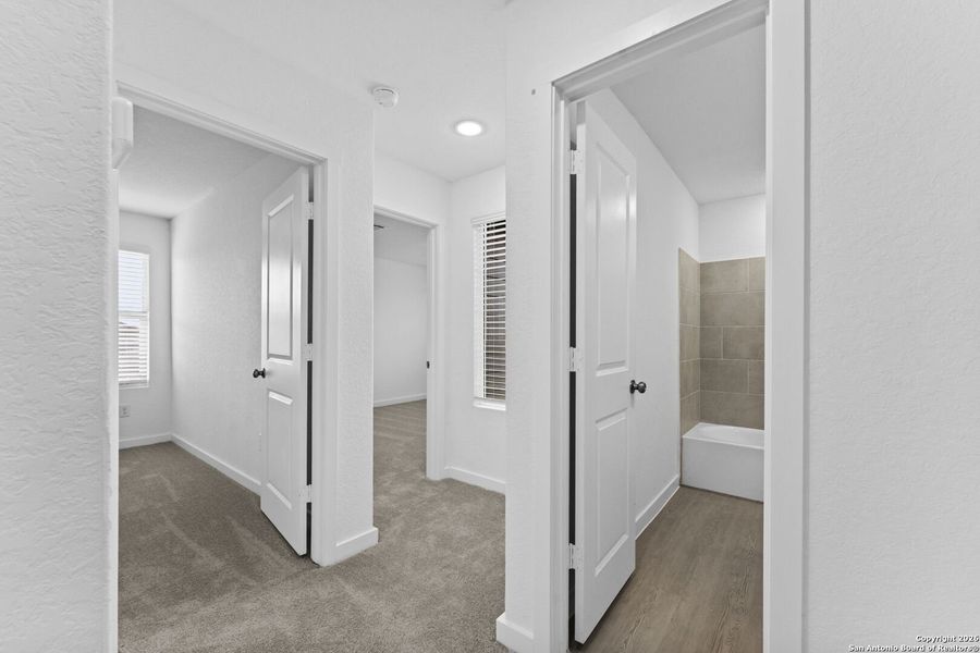 Spacious, unfurnished interior of a new home in Voss Farms, New Braunfels (Image 32).