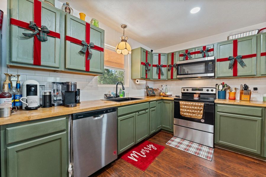 Furnished interior view inside a new home in , Coldspring (Image 11).