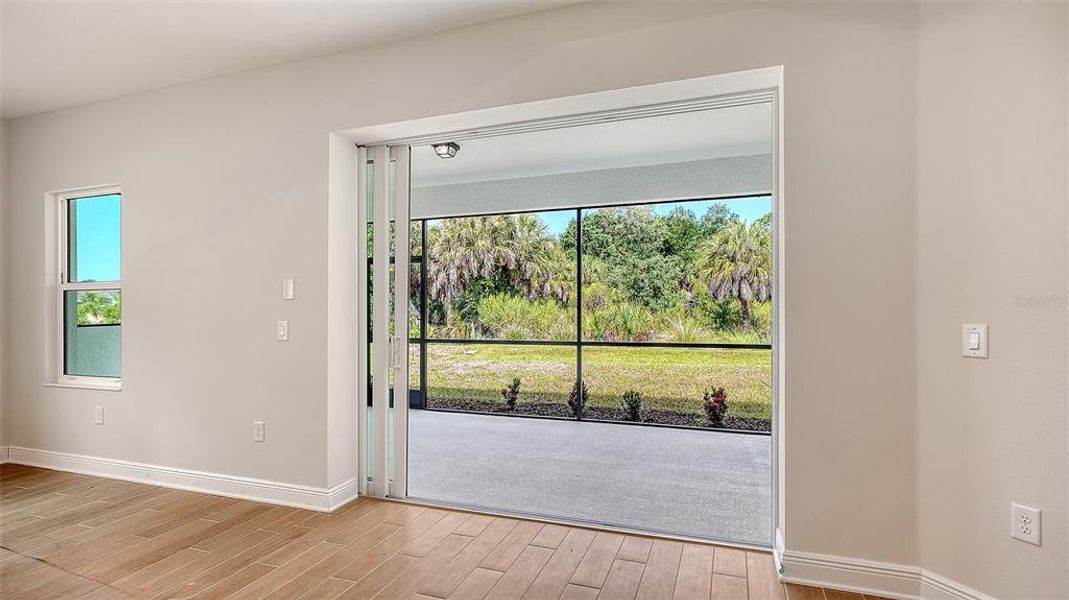 Spacious, unfurnished interior of a new home in Grand Park, Sarasota (Image 18).