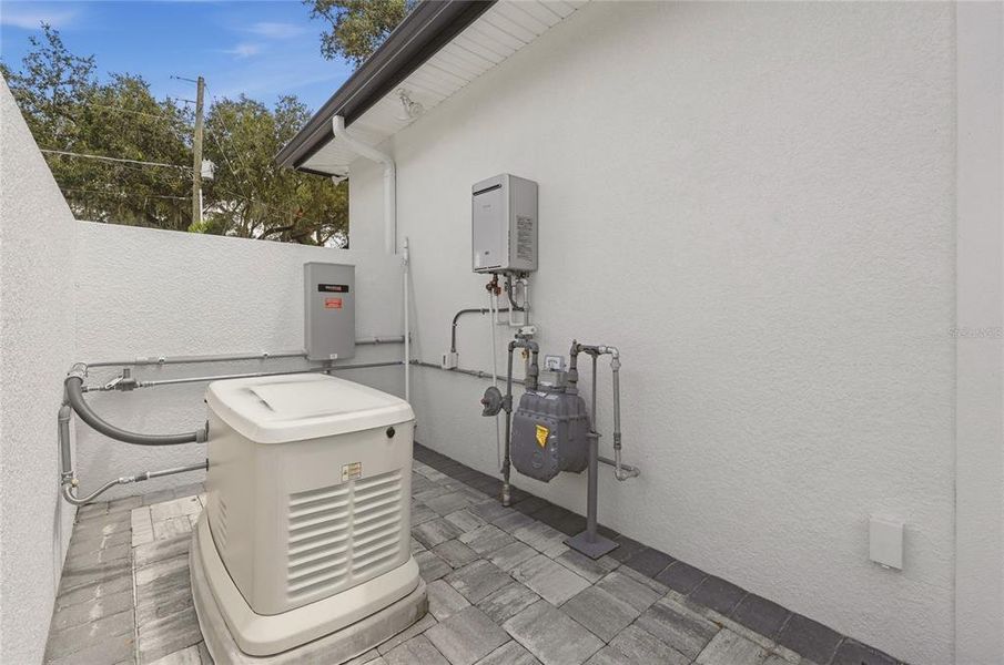 Exterior details and patio area of a home in , Winter Haven (Image 37).