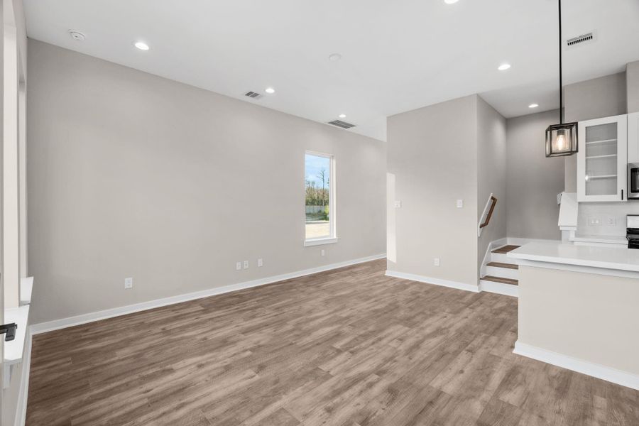 Spacious, unfurnished interior of a new home in , Houston (Image 26).