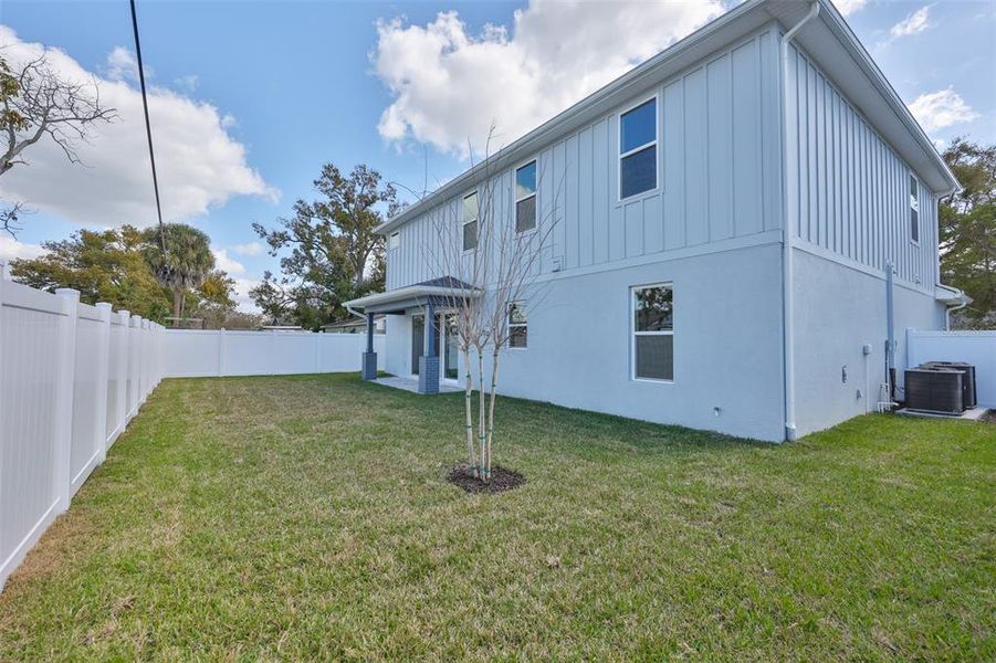 Exterior details and patio area of a home in , Tampa (Image 28).