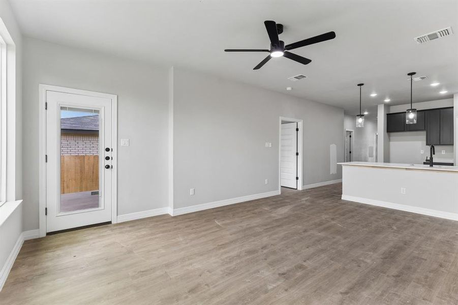 Spacious, unfurnished interior of a new home in , Killeen (Image 25).