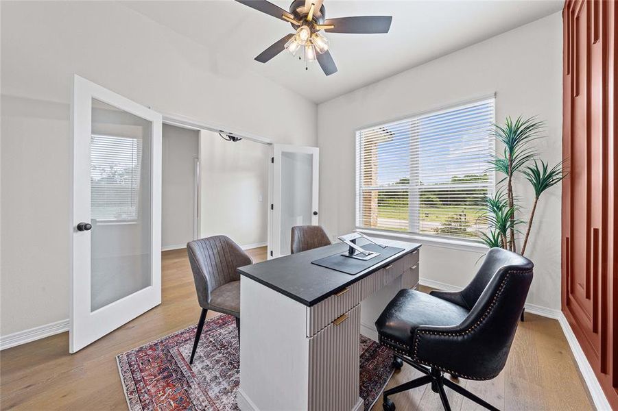 Furnished interior view inside a new home in , Lorena (Image 33).