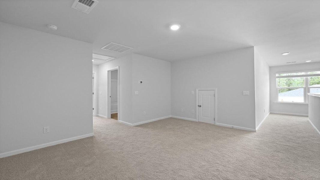 Spacious, unfurnished interior of a new home in Rivers Reach, Yemassee (Image 30).