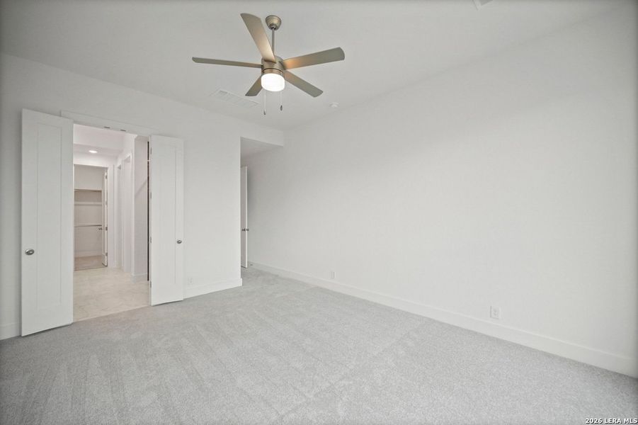 Spacious, unfurnished interior of a new home in Davis Ranch, San Antonio (Image 25).