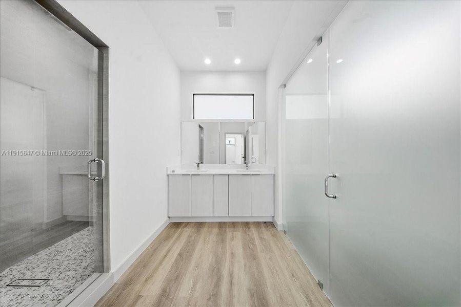 Spacious, unfurnished interior of a new home in , Lehigh Acres (Image 18). Spacious, unfurnished interior of a new home in , Lehigh Acres (Image 18).