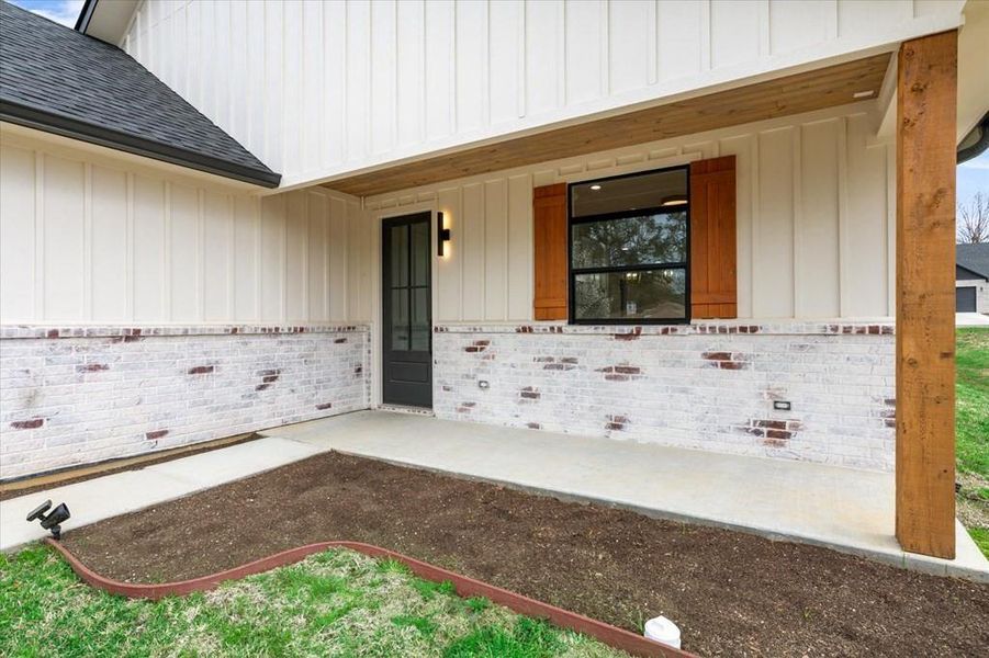 Exterior details and patio area of a home in , Lufkin (Image 4). Exterior details and patio area of a home in , Lufkin (Image 4).