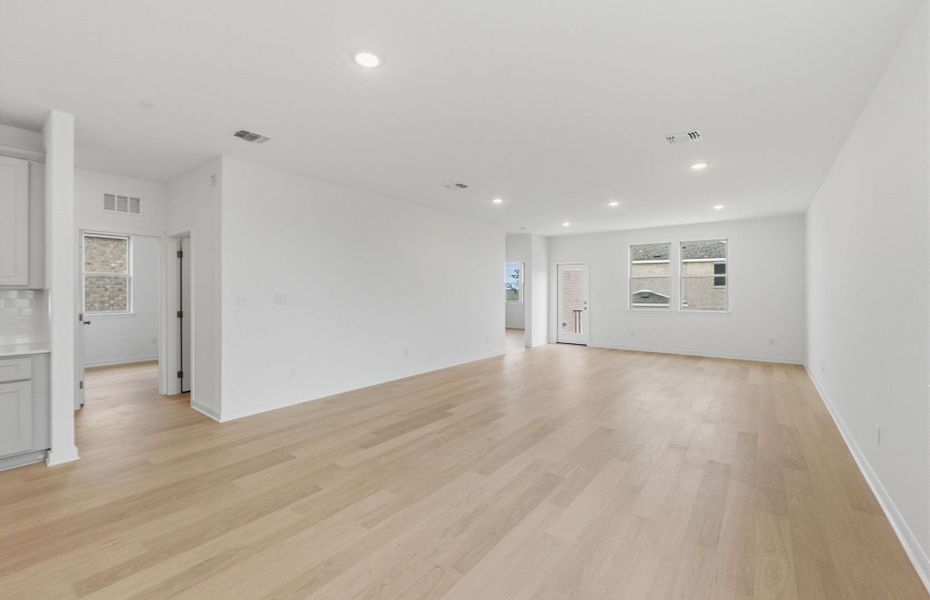 Spacious, unfurnished interior of a new home in La Cima, San Marcos (Image 33).
